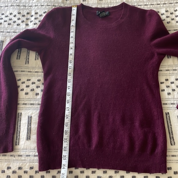 Plum colored 100% cashmere crew neck sweater by Lord & Taylor - Picture 6 of 7